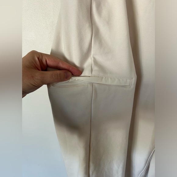 NWOT Athleta Triumph Hybrid Wide Crop Length Pants Drawstring Waist White XL - Picture 3 of 13